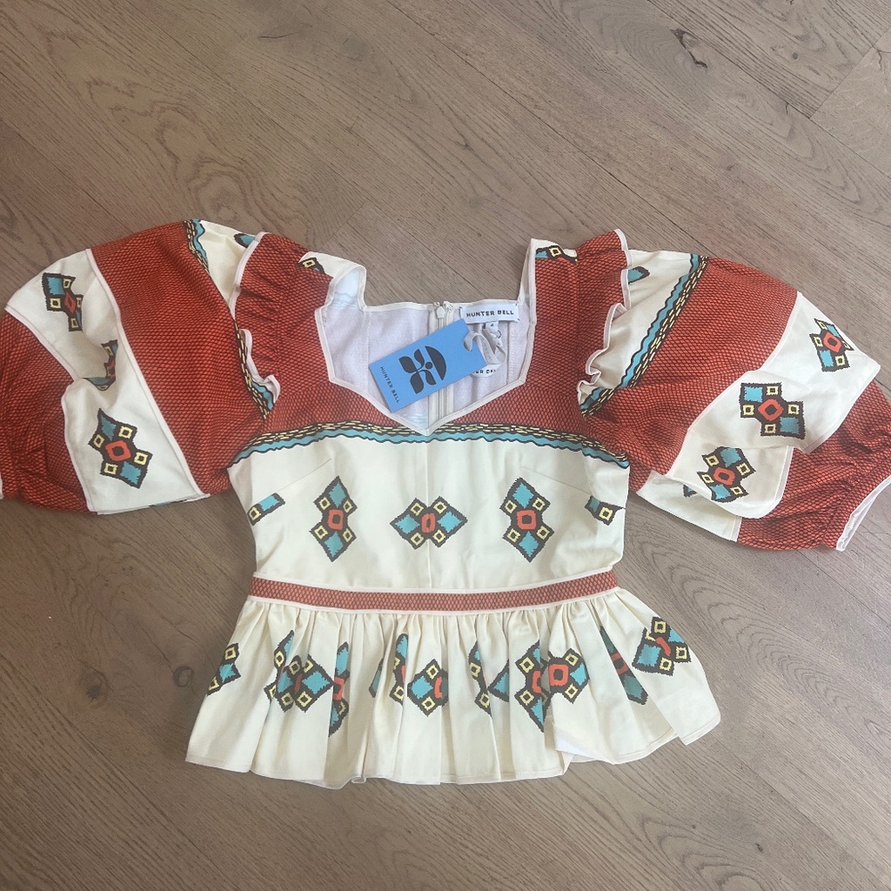 Hunter Bell top